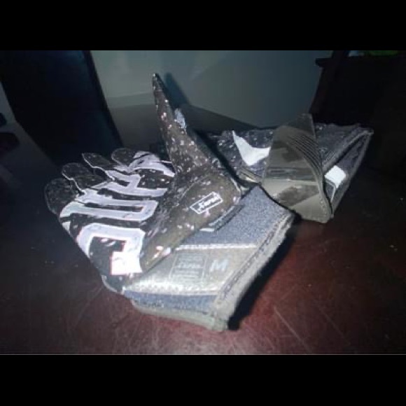 Used twice, perfect condition 
Paid 140CND - Picture 7 of 7